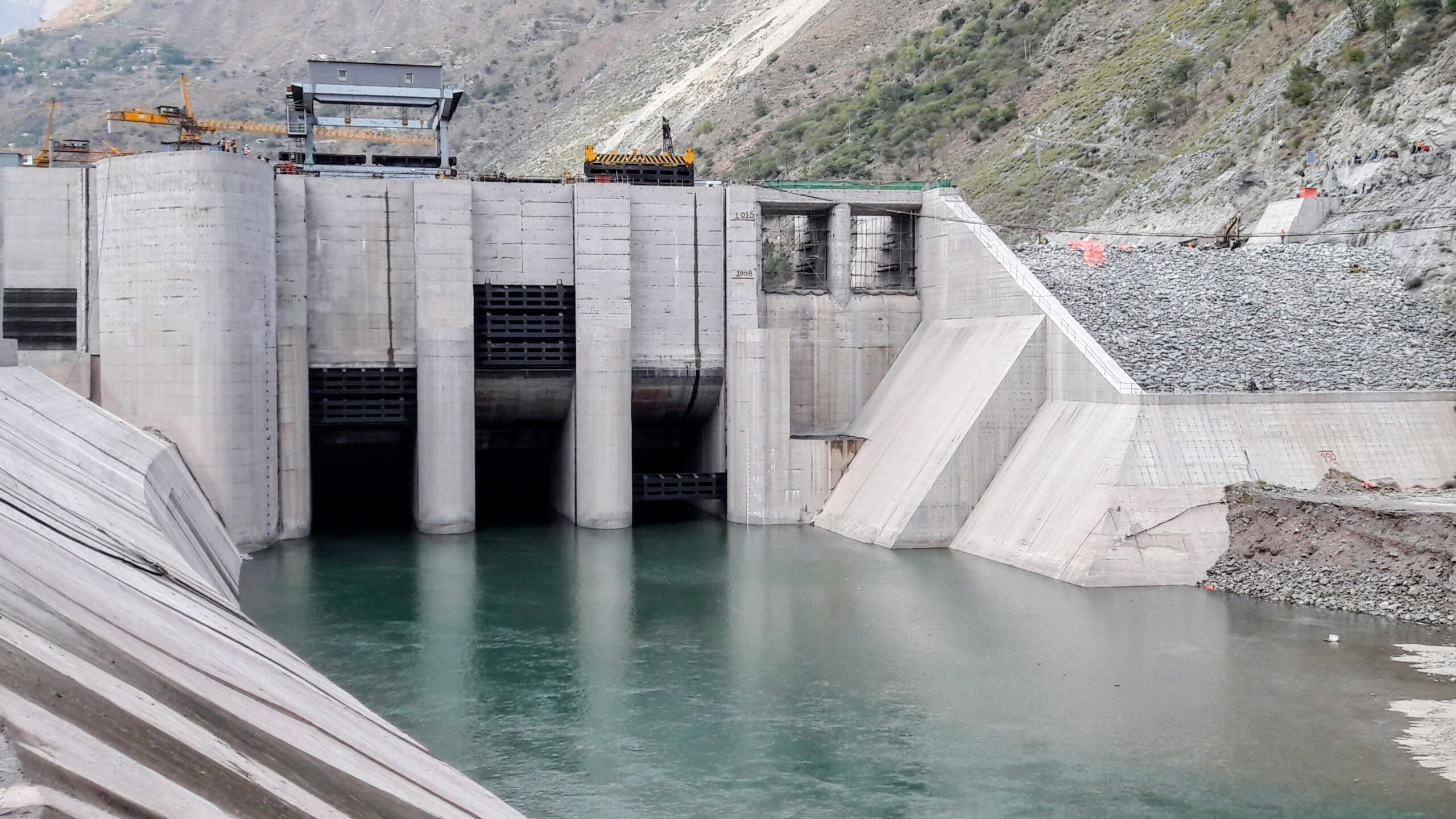 Hydropower Dam Operations Explained | Spillway Gates, Sediment Flushing & Reservoir Control